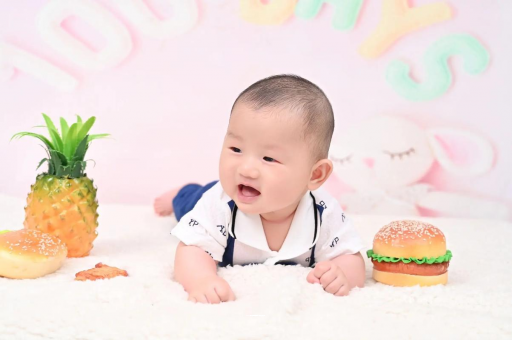 庄河宝宝在妈妈肚子里